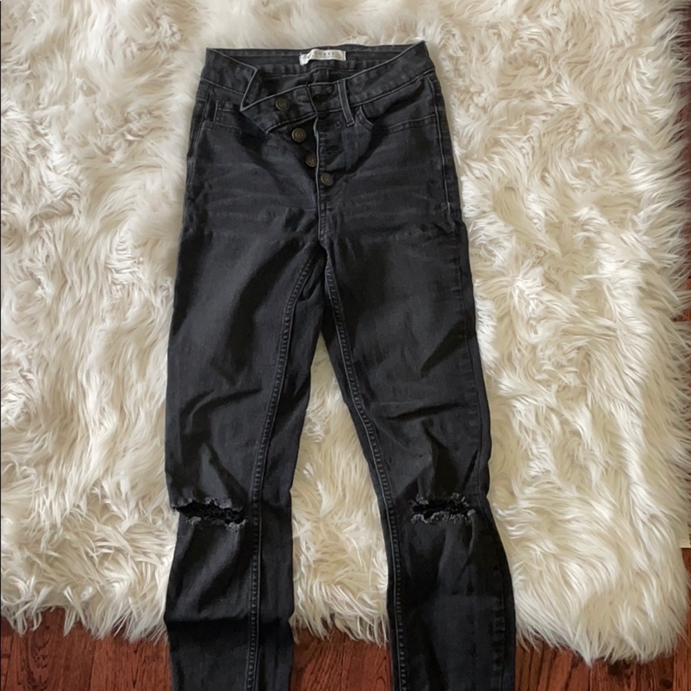 GUESS Highrise knee ripped black skinny jeans